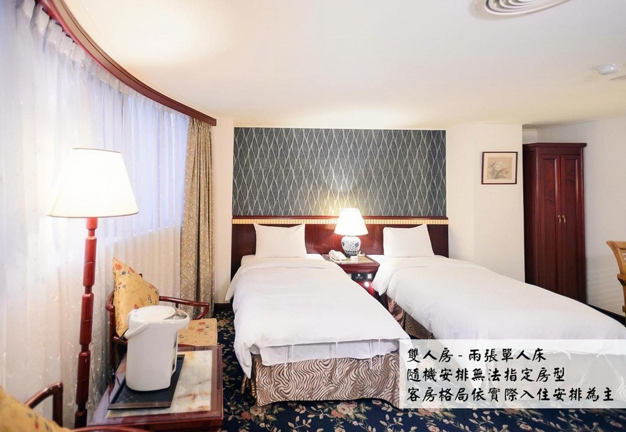 Kiwi Hotel Mrt Wenxin Branch Taichung Eksteriør billede