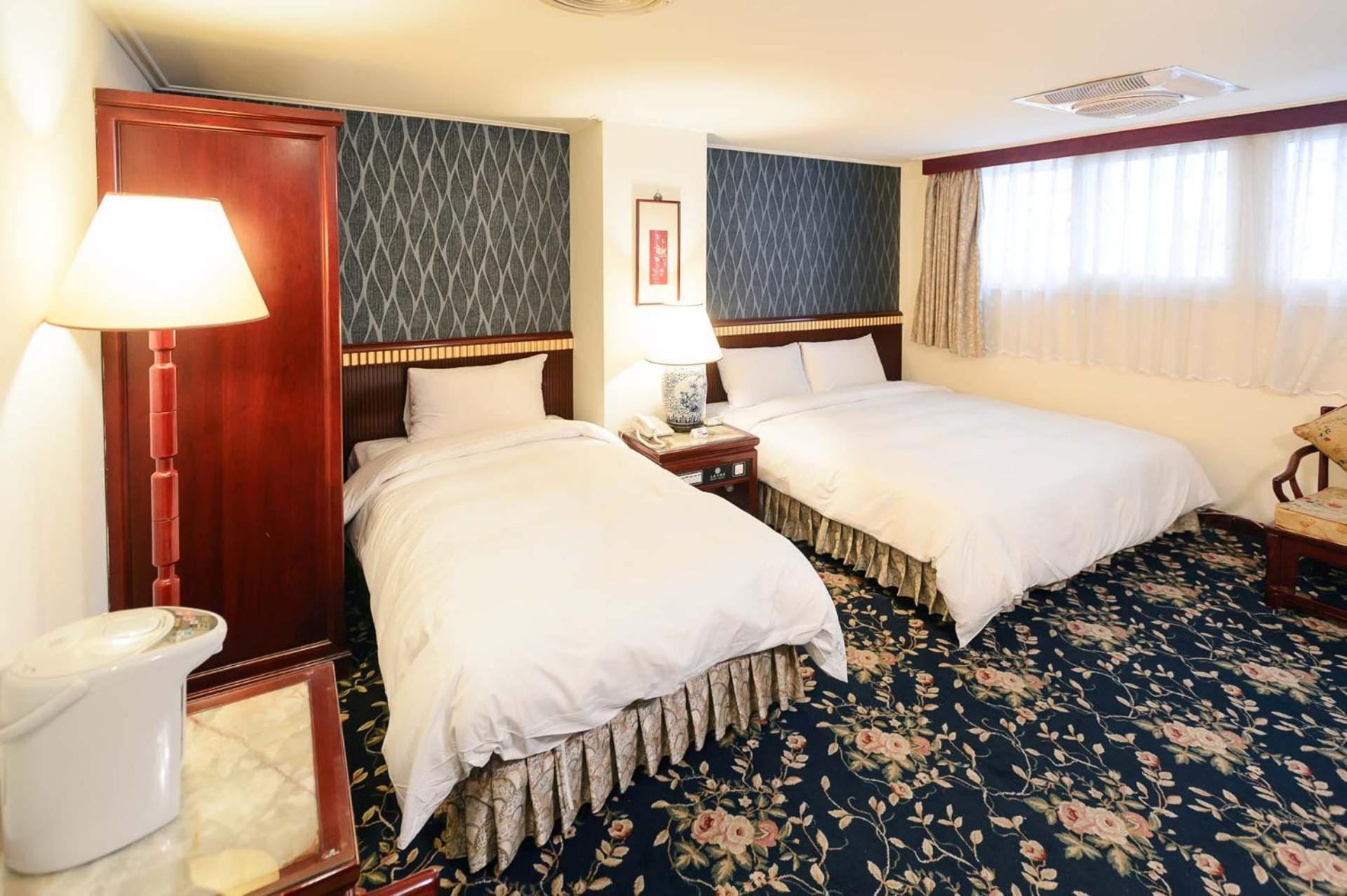 Kiwi Hotel Mrt Wenxin Branch Taichung Eksteriør billede