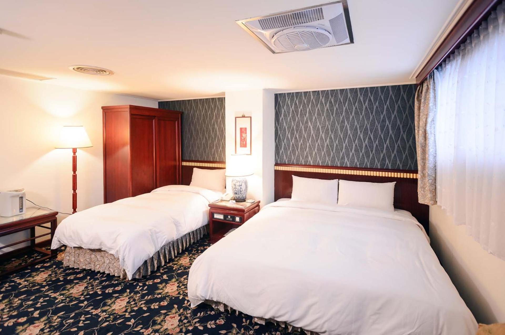 Kiwi Hotel Mrt Wenxin Branch Taichung Eksteriør billede