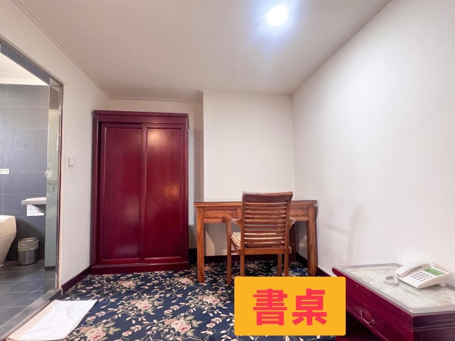 Kiwi Hotel Mrt Wenxin Branch Taichung Eksteriør billede