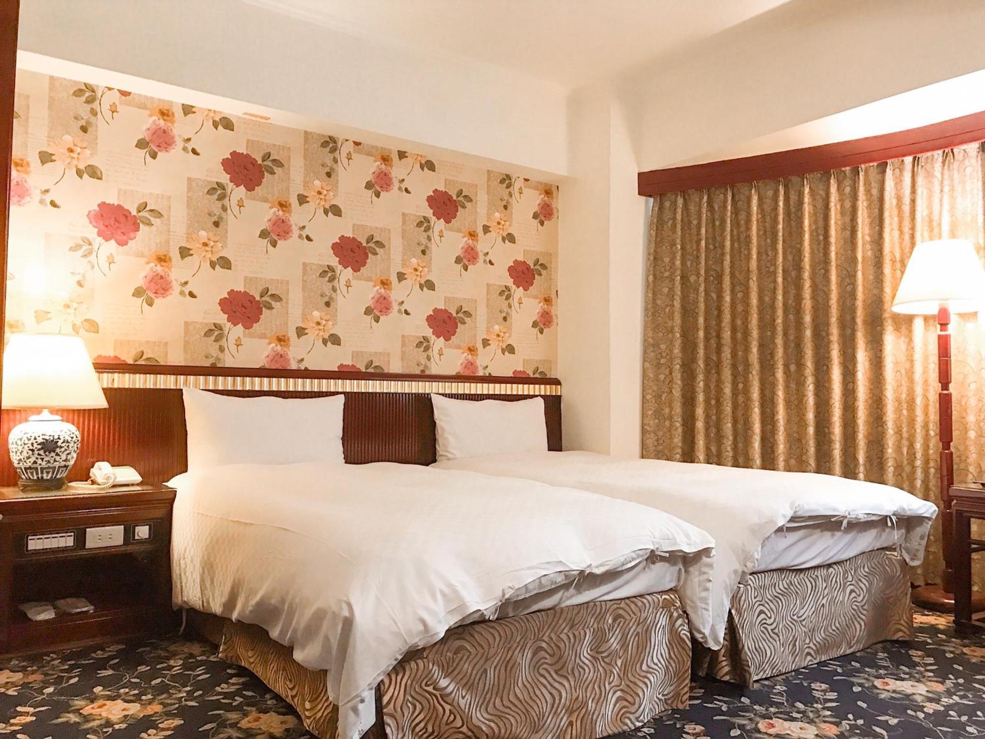 Kiwi Hotel Mrt Wenxin Branch Taichung Eksteriør billede