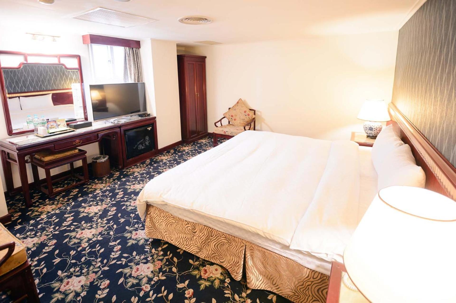 Kiwi Hotel Mrt Wenxin Branch Taichung Eksteriør billede