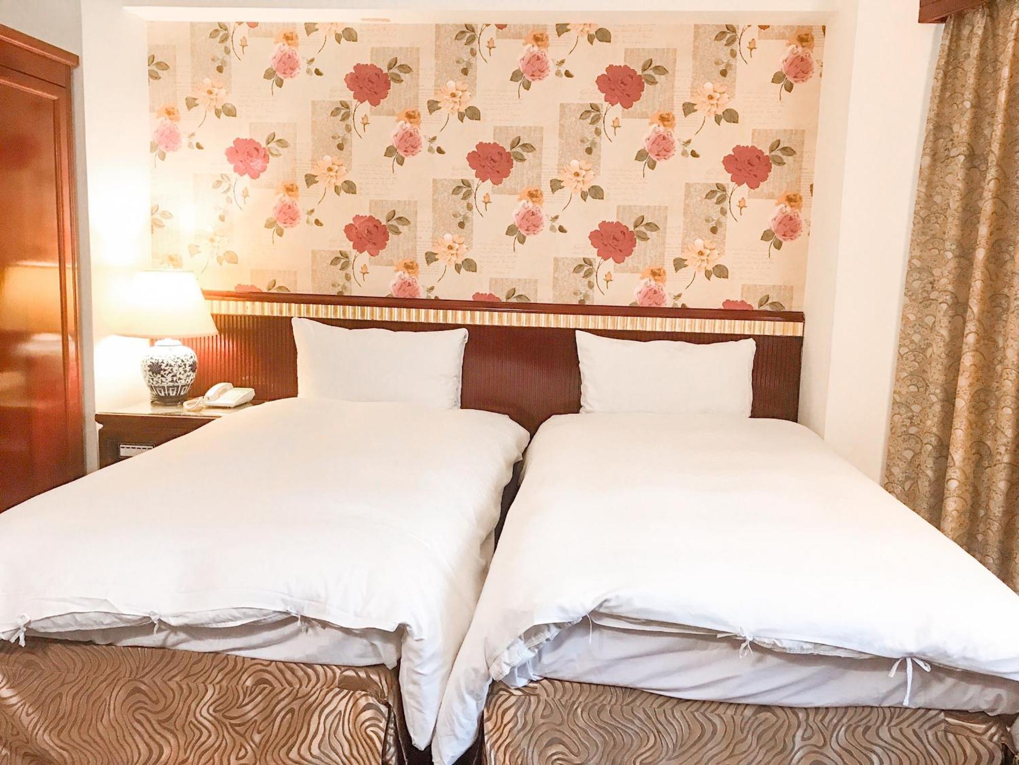 Kiwi Hotel Mrt Wenxin Branch Taichung Eksteriør billede