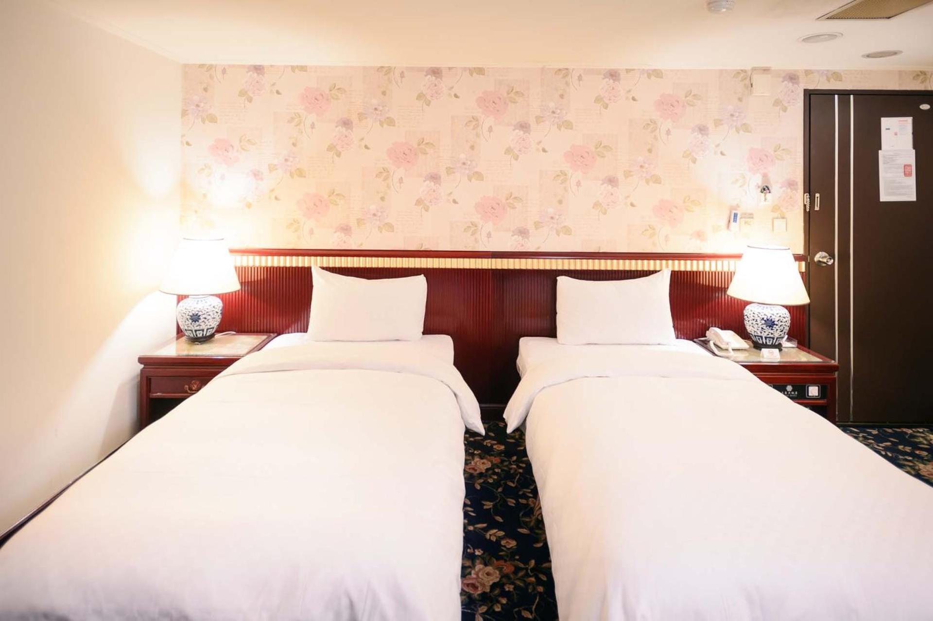 Kiwi Hotel Mrt Wenxin Branch Taichung Eksteriør billede