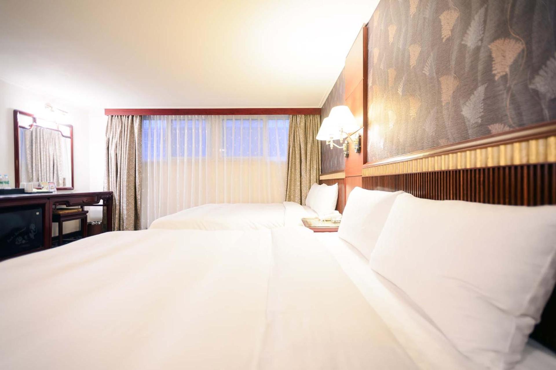 Kiwi Hotel Mrt Wenxin Branch Taichung Eksteriør billede
