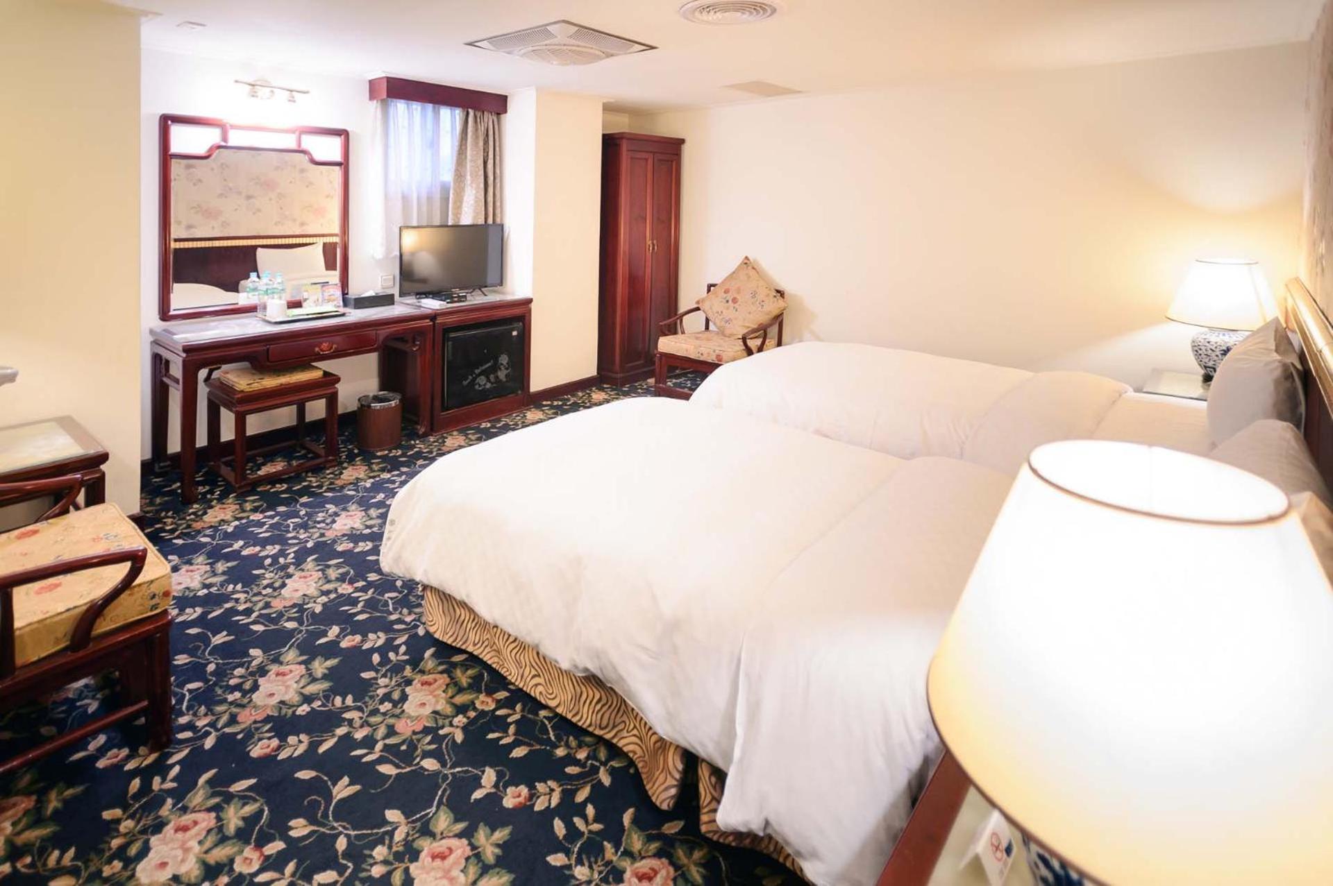 Kiwi Hotel Mrt Wenxin Branch Taichung Eksteriør billede