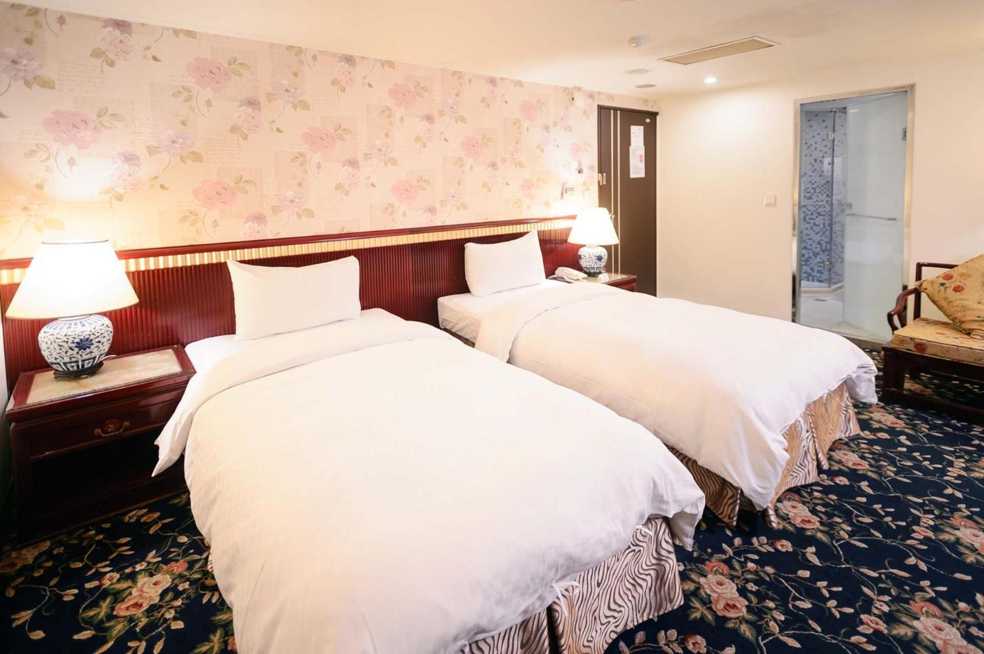Kiwi Hotel Mrt Wenxin Branch Taichung Eksteriør billede