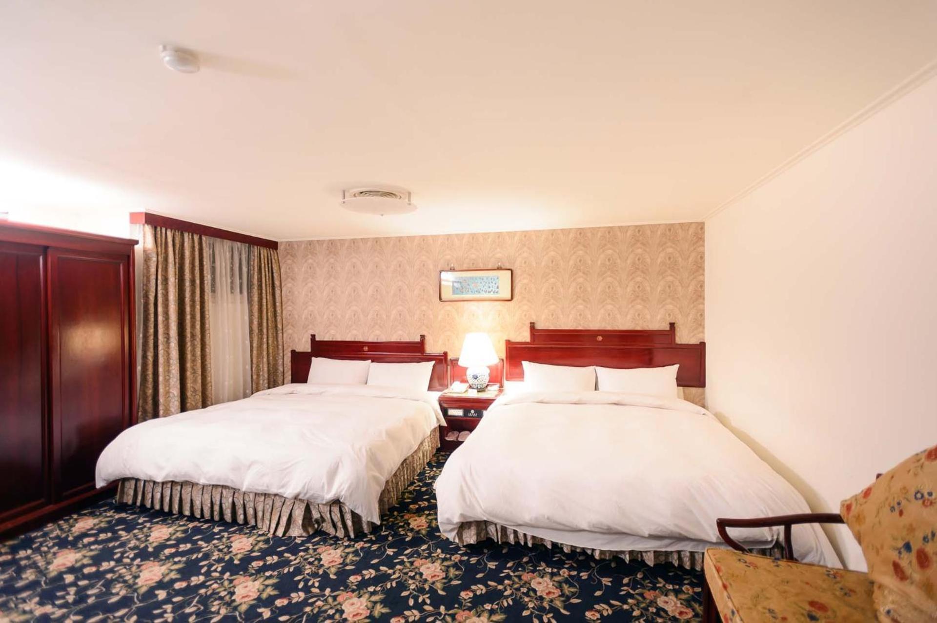 Kiwi Hotel Mrt Wenxin Branch Taichung Eksteriør billede