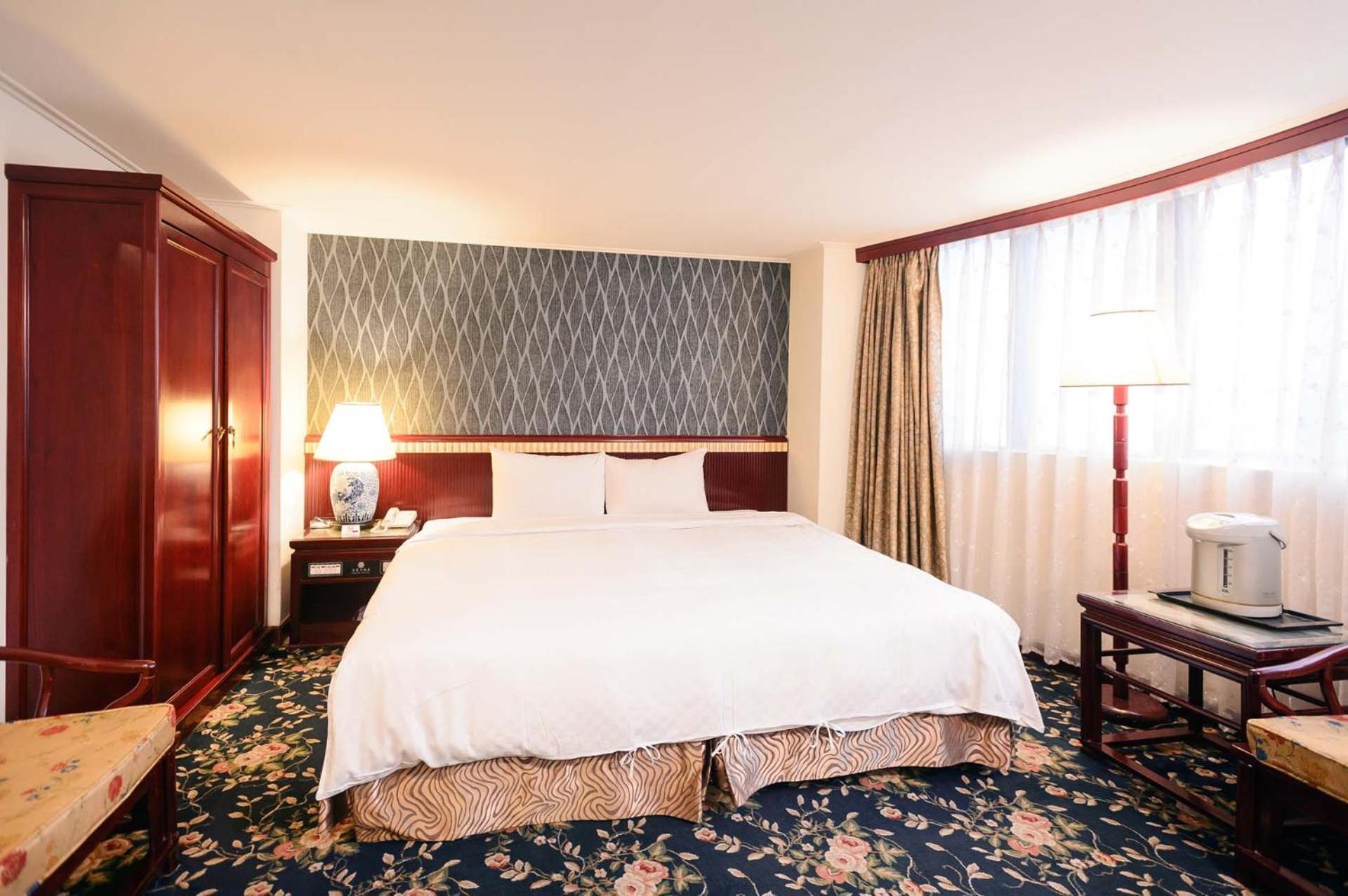 Kiwi Hotel Mrt Wenxin Branch Taichung Eksteriør billede