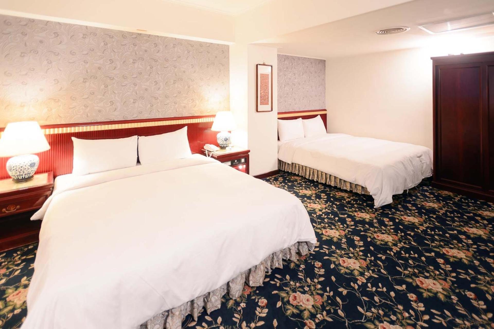Kiwi Hotel Mrt Wenxin Branch Taichung Eksteriør billede