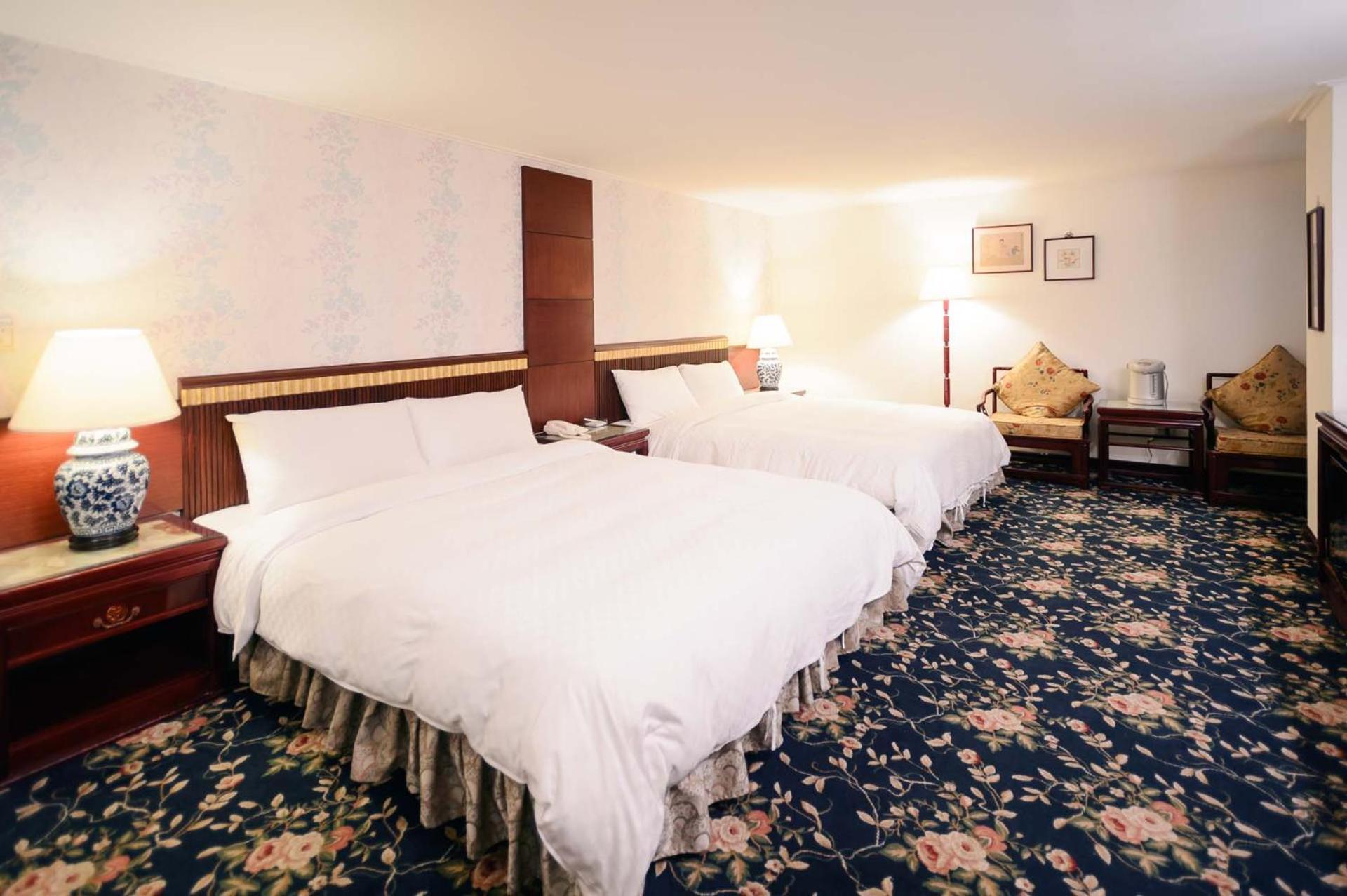 Kiwi Hotel Mrt Wenxin Branch Taichung Eksteriør billede