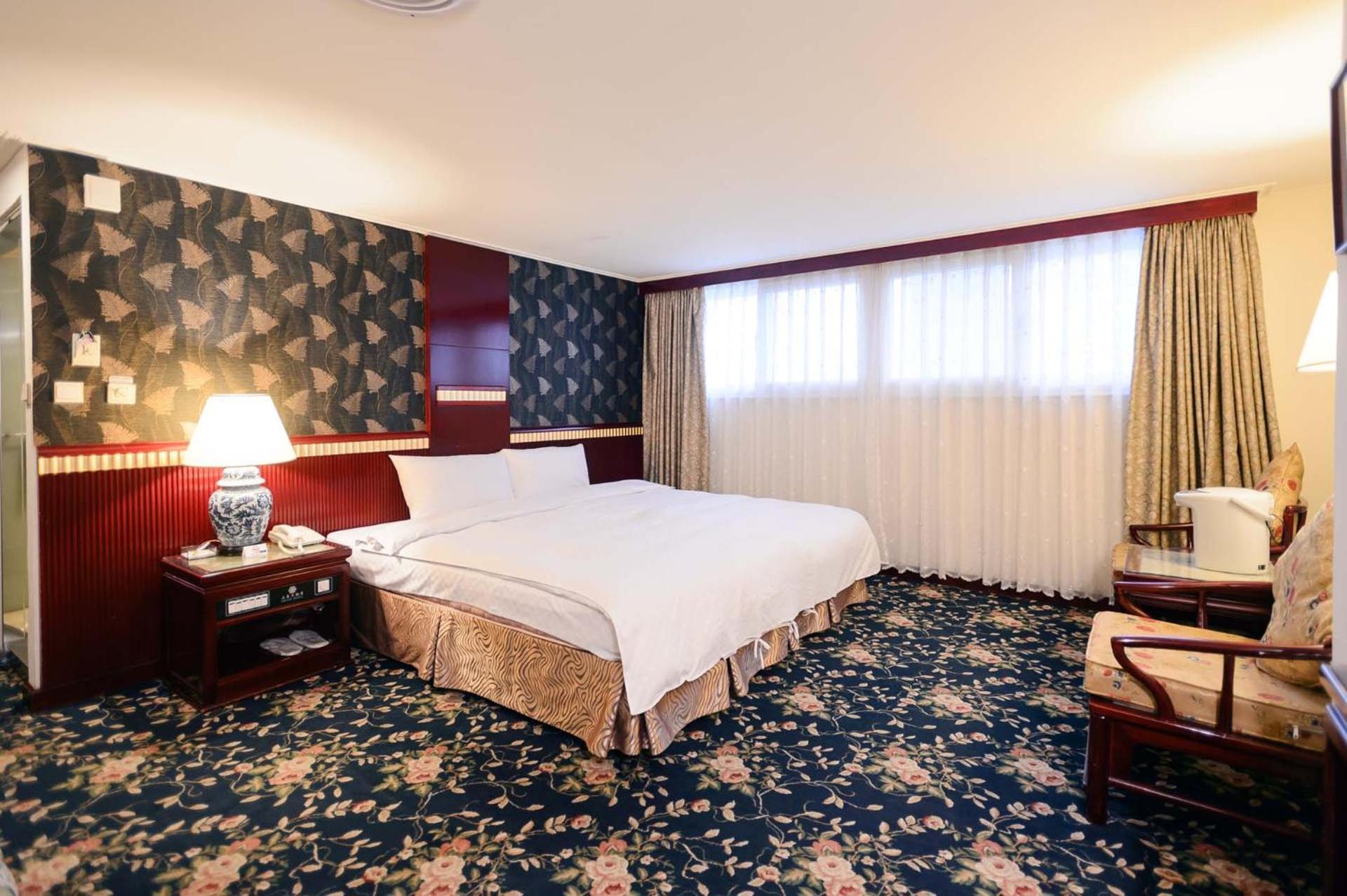 Kiwi Hotel Mrt Wenxin Branch Taichung Eksteriør billede