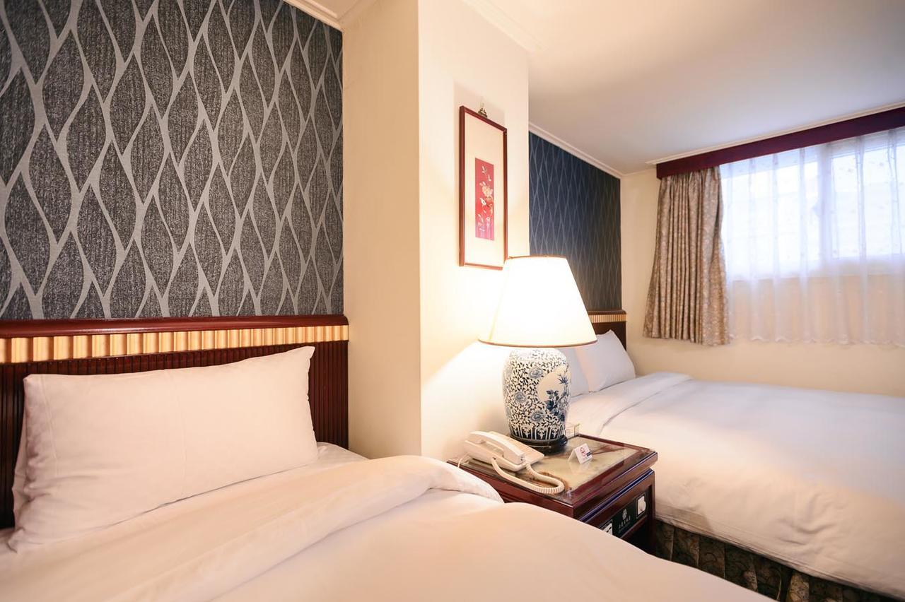 Kiwi Hotel Mrt Wenxin Branch Taichung Eksteriør billede