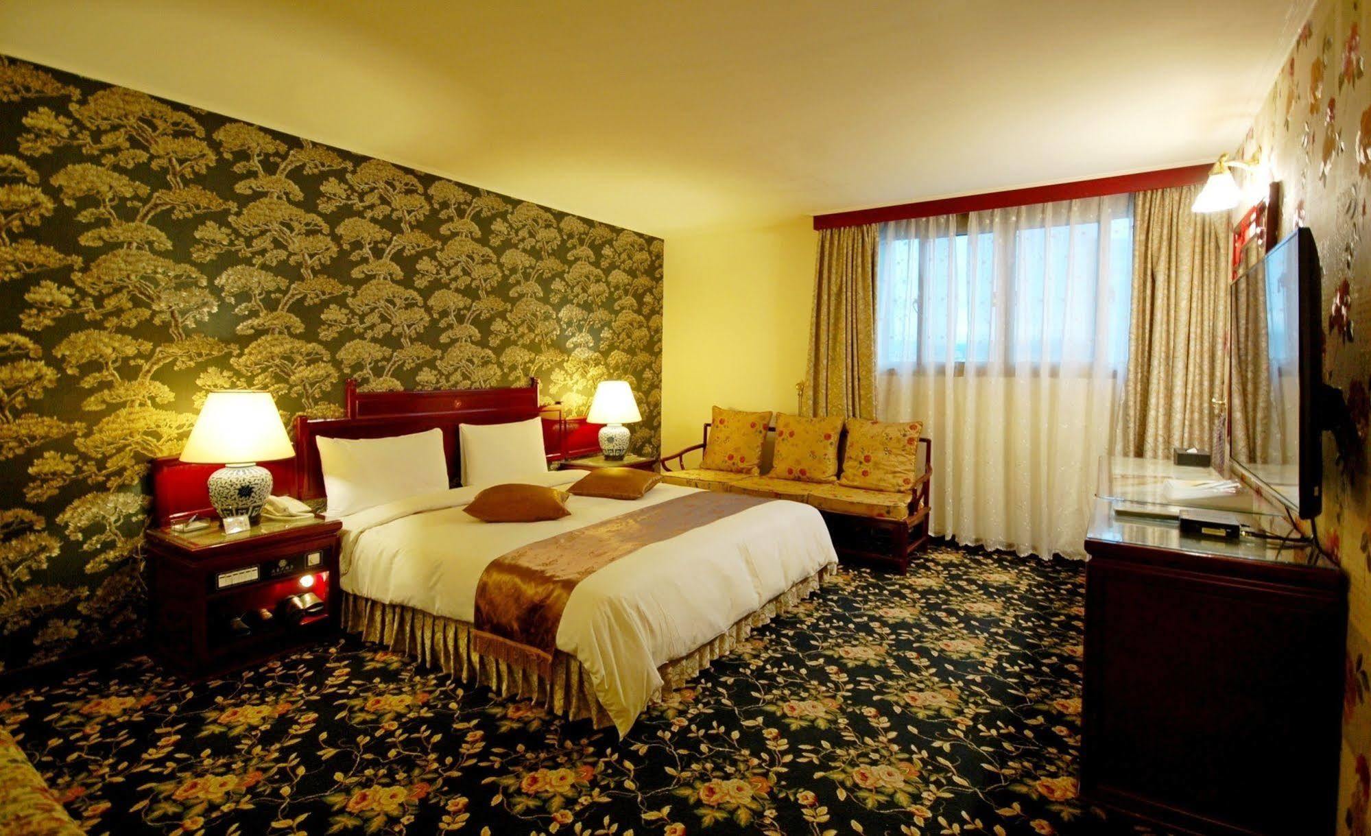 Kiwi Hotel Mrt Wenxin Branch Taichung Eksteriør billede
